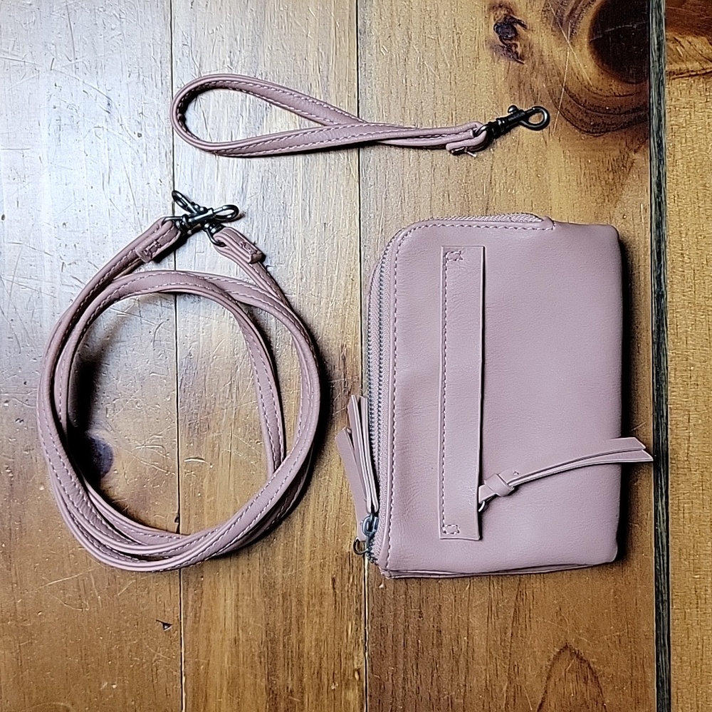 Universal Thread Pink Wristlet With Removable Shoulder Strap